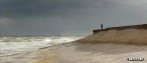 La-digue-des-Alliés-sous-la-tempête-2013