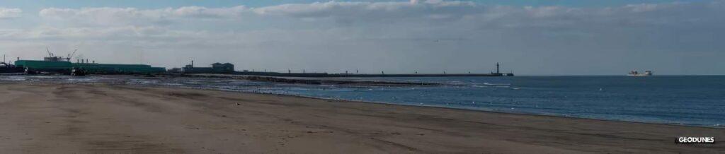 Panorama depuis la plage de Malo les Bains, la plage avance et la mer recule