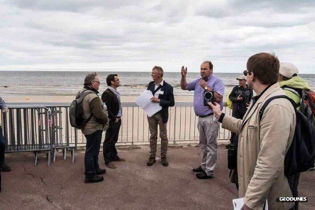 Au centre de gauche à droite, M. Arnaud Ballay (Ecoplage), M. Noel Flipo (CCTMO), M. Jean François Rapin (ANEL) : le système Ecoplage de Merlimont