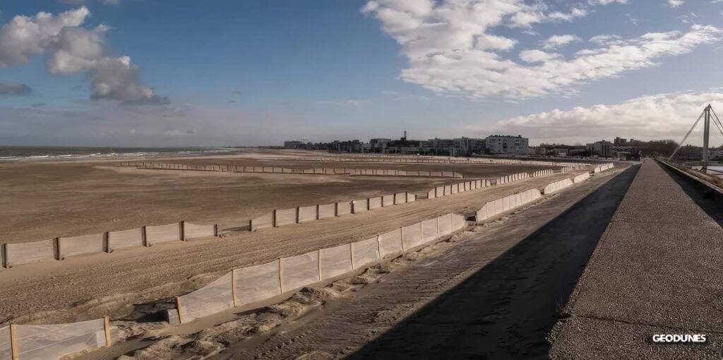 Ces filets brise vent capte le sable transporté lors des coups de vent de Nord, Nord Est.