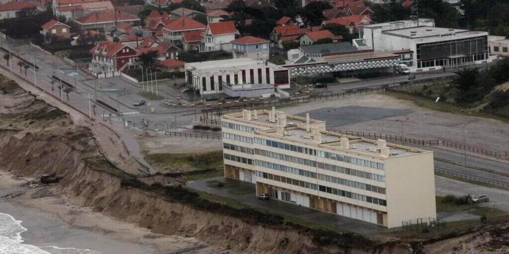 Immeuble en danger sur le littoral de Soulac sur mer (Source: Images Sud Ouest)