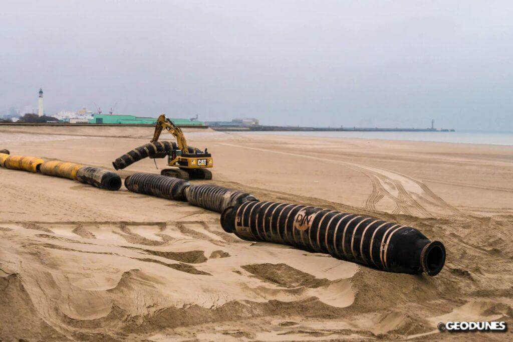 Début de la 2e phase de travaux sur la plage de la digue des Alliés, Janvier 2014