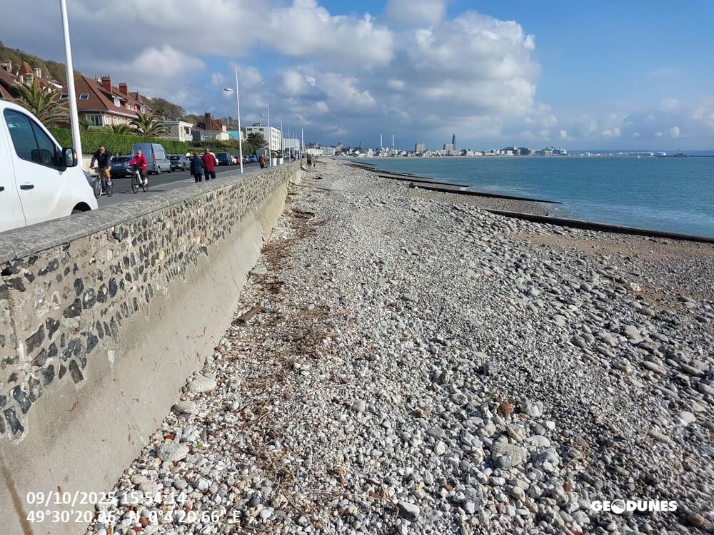 CoastSnap : Nouvelles stations à Sainte-Adresse et Étretat 4 2025 10 09 Installation Ste Adresse et Etretat 20251009 155414